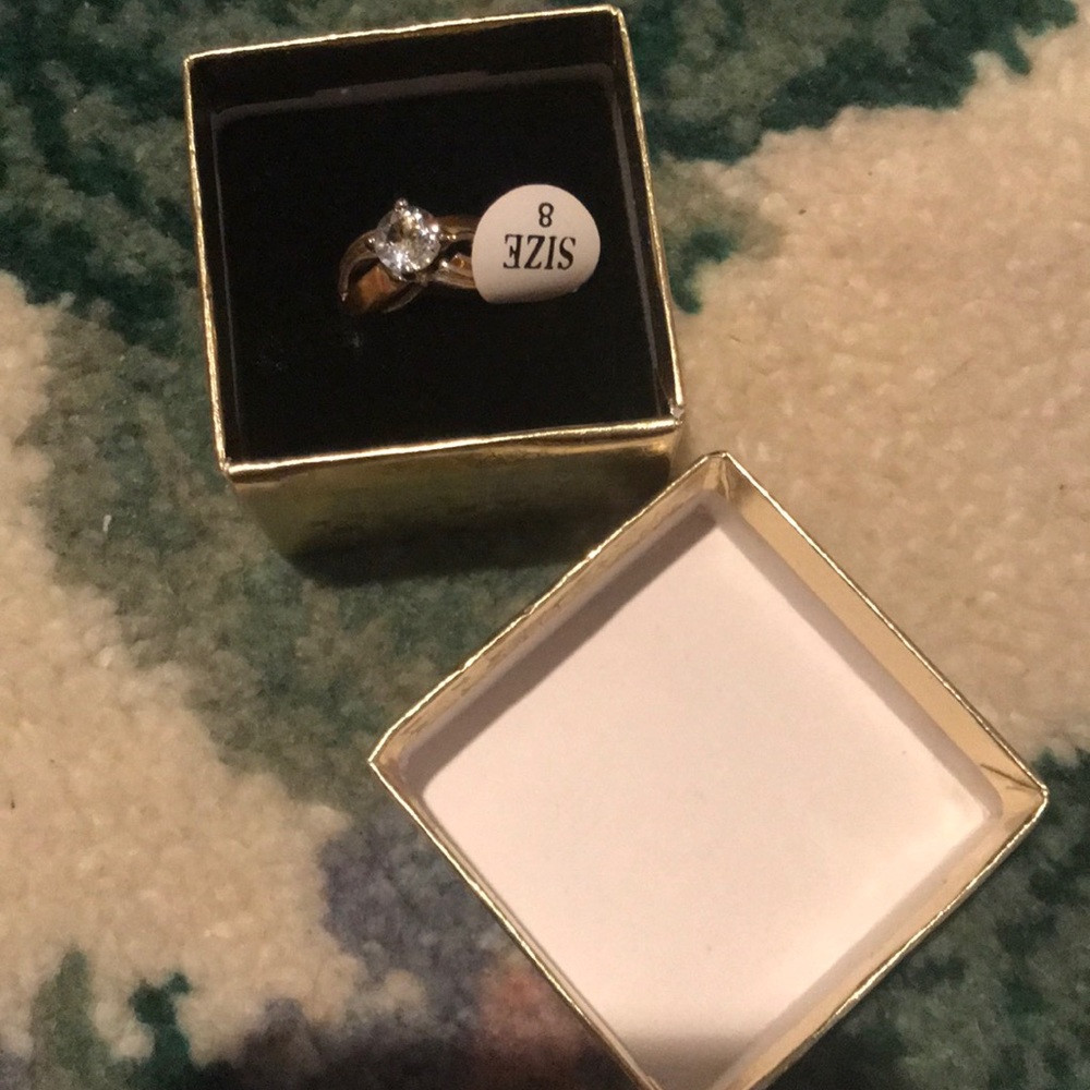 NWT size 8 ring